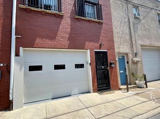 2323 S Alder St, Philadelphia, PA 19148