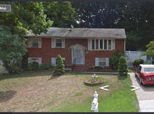 908 Applewood St, Capitol Heights, MD