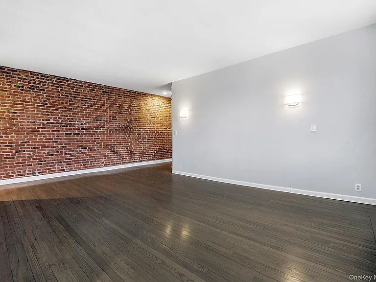 11 Alden Rd #1M — Photo 5