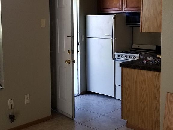 5th image of 1021 S Juniper Dr APT D
