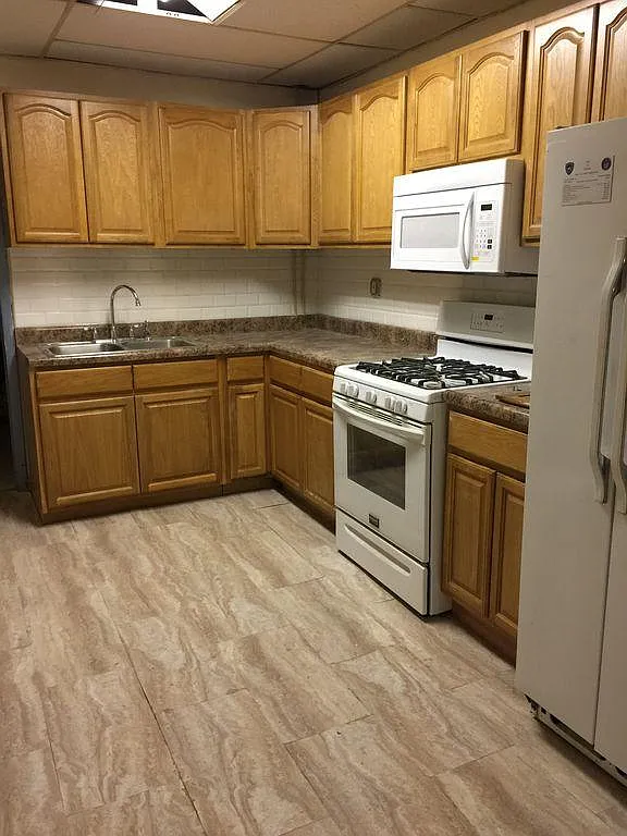 213 Butler St photo 1