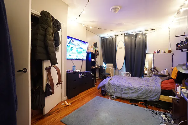 Rented by Rennit Inc. | media 38