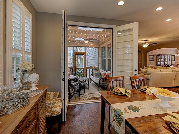 5th image of 250 Monteray Oaks Cir
