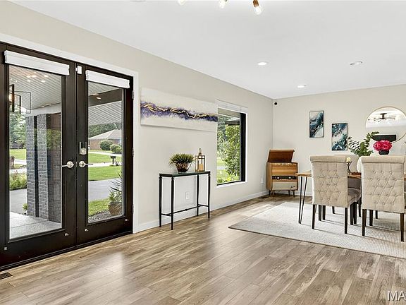 3rd image of 359 Pebble Acres Dr
