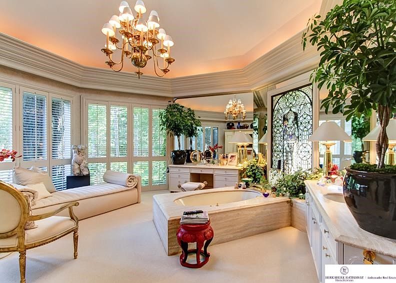 9975 Bloomfield Dr, Omaha, NE 68114 Zillow