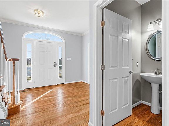 4th image of 429 Ramblewood Ct