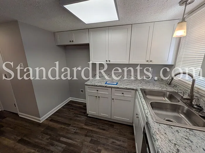 2872 Spruce Cir — Photo 7