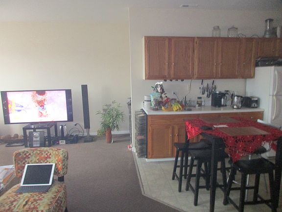 4th image of 6236 W Belmont Ave