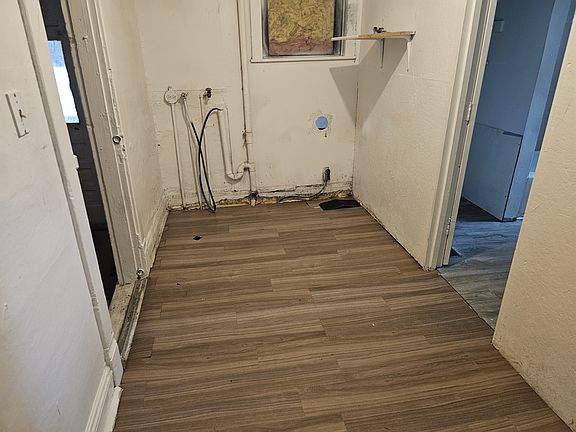 3rd image of 276 N Elder Ave