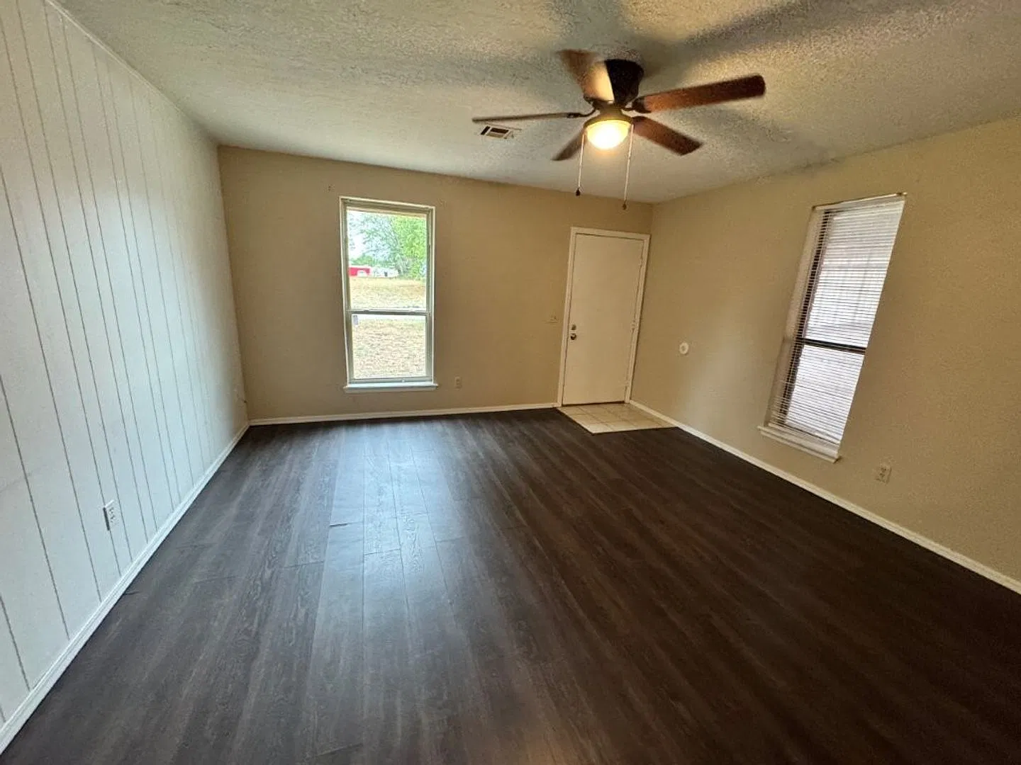 Newly remodeled , spacious, cute and clean with carport right in the heart of Chickasha!! — Photo 2