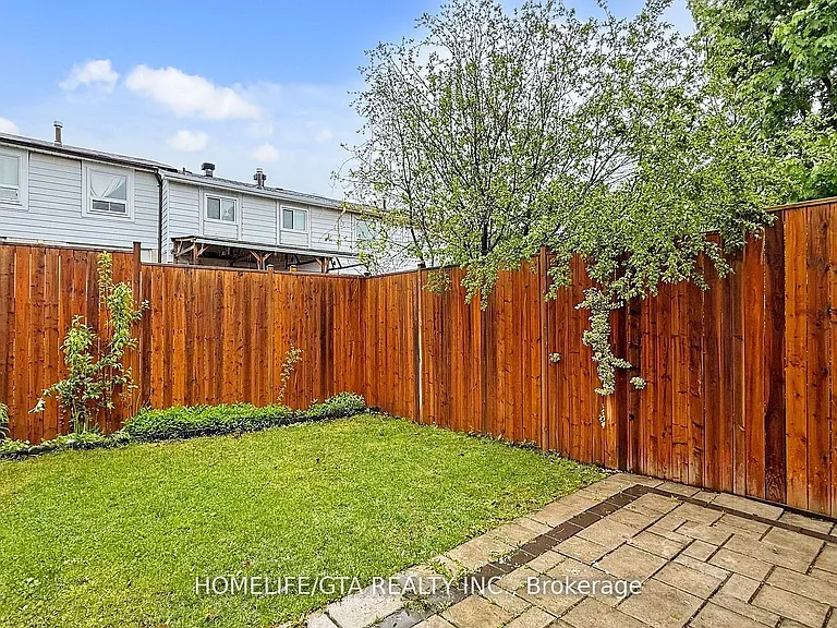 8 Whiteleas Ave — Photo 45