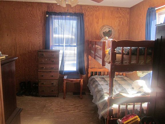 second downstairs bedroom