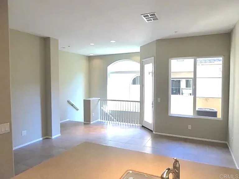 472 Almond Rd — Photo 11