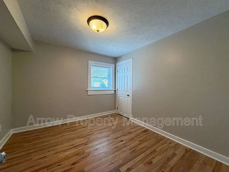 724 N 30th St — Photo 18