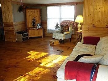 Tiara Ct living rm_opt.jpg