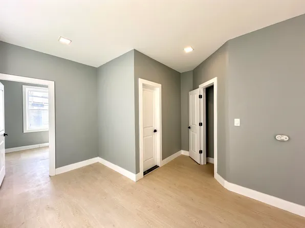 12 Grant Avenue image 2 of 8