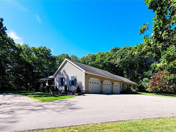 3rd image of 24 Hickory Ln