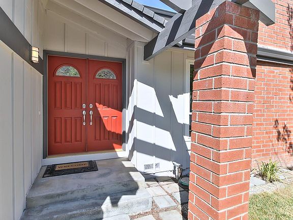 4th image of 469 1/2 Curie Dr