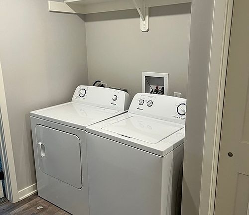 5th image of 210 W Sunset St