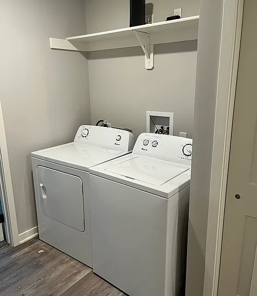 210 W Sunset St — Photo 5