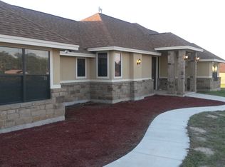 124 Abrego Run Dr, Floresville, TX 78114
