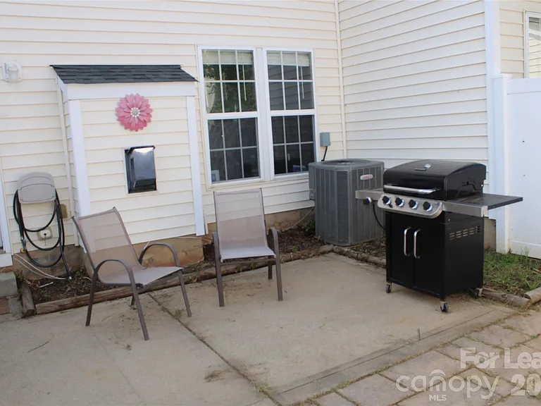 9446 Cadman Ct — Photo 24