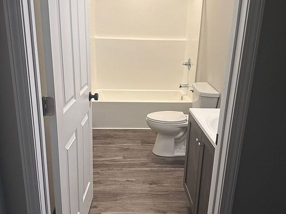 5th image of 736 Heylman St #6