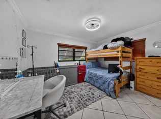 270 NE 42nd St, Oakland Park, FL 33334