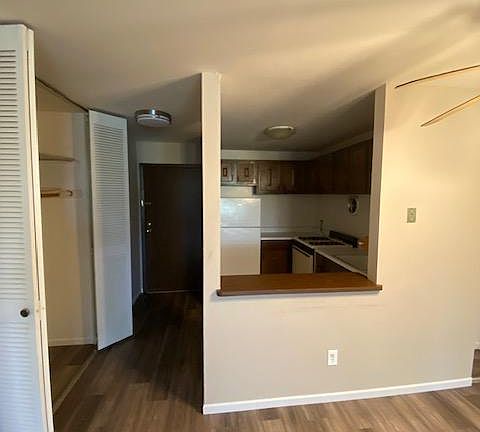 5th image of 2636 S Logan Ave #306