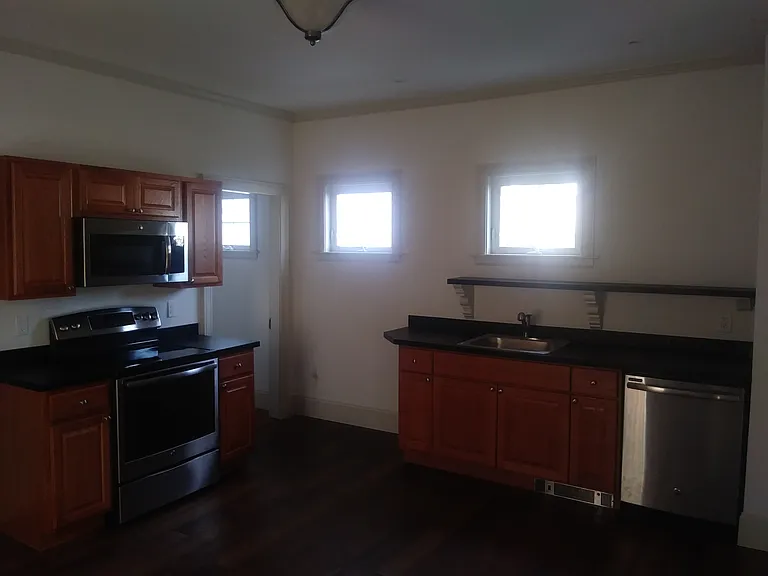 76 South St #1A — Photo 9