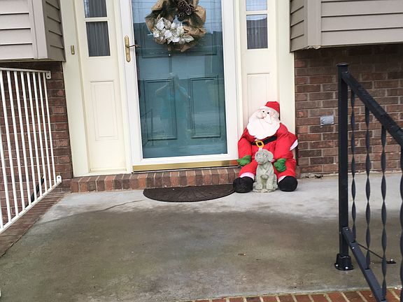 5th image of 208 Castleridge Dr