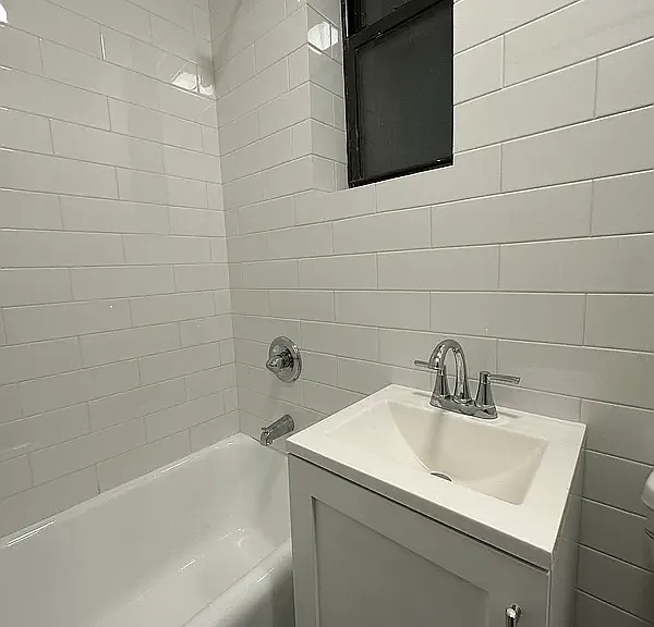 448 W 57th St #1B — Photo 9