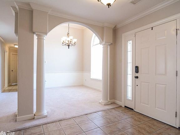2nd image of 798 Jamestown Cir
