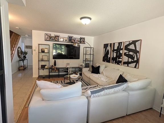 4th image of 301 Davos Rd