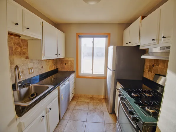 10750 Rockford Rd APT 212, Plymouth, MN 55442