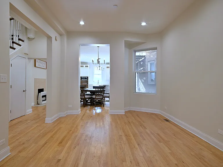 233 N Sacramento Blvd — Photo 27