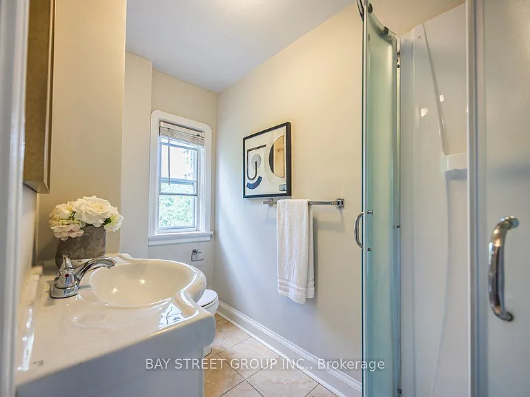 12 Craigmore Cres #MAIN FL — Photo 18