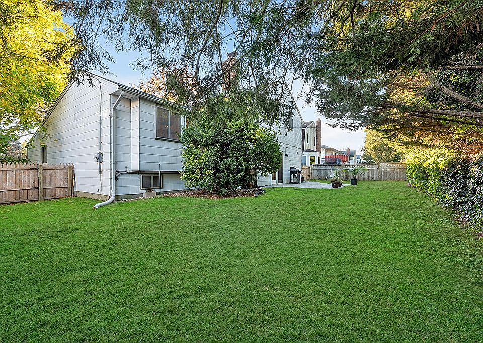 8 Heathcote Dr, Albertson, NY 11507 Zillow