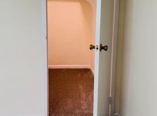 7420 Lakeview Dr APT 410, Bethesda, MD 20817