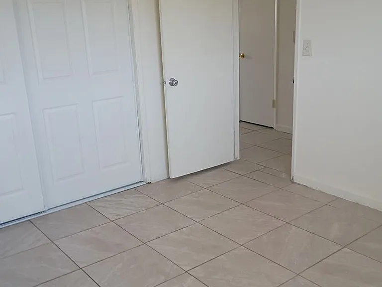 1932 Erin Dr. — Photo 16