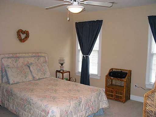 3rd image of 3467 Pinemont Dr
