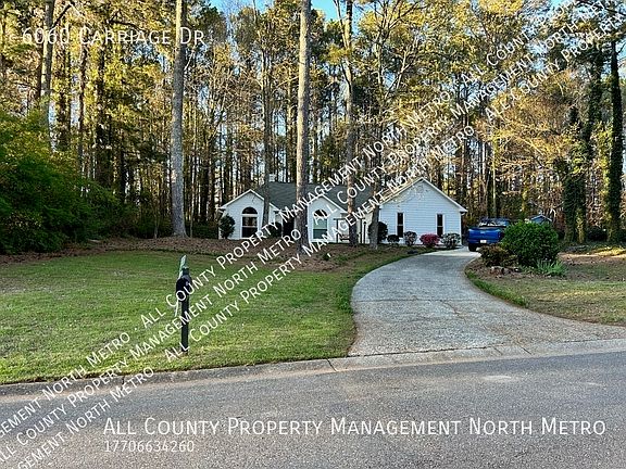 3rd image of 6060 Carriage Dr