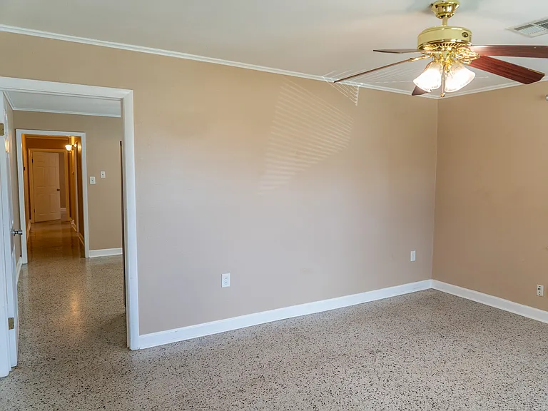 517 N Atlanta St — Photo 8