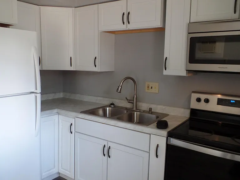 616 New St #4 — Photo 2