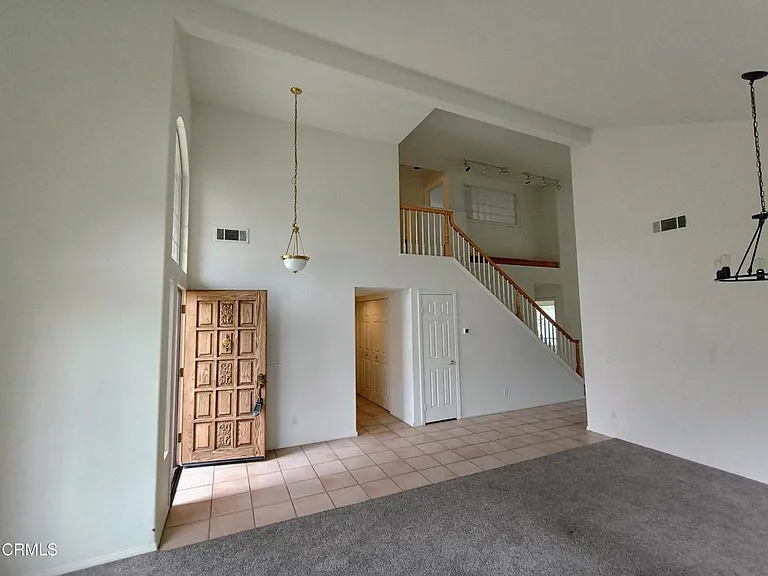 1405 La Culebra Cir — Photo 9