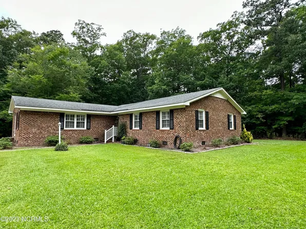 1304 Tennyson Lane, Windsor, NC 27983