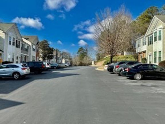 Exterior Neighborhood (street photo)