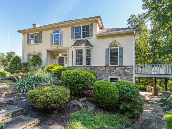 26 Young Ct #111, Chester, NJ 07930