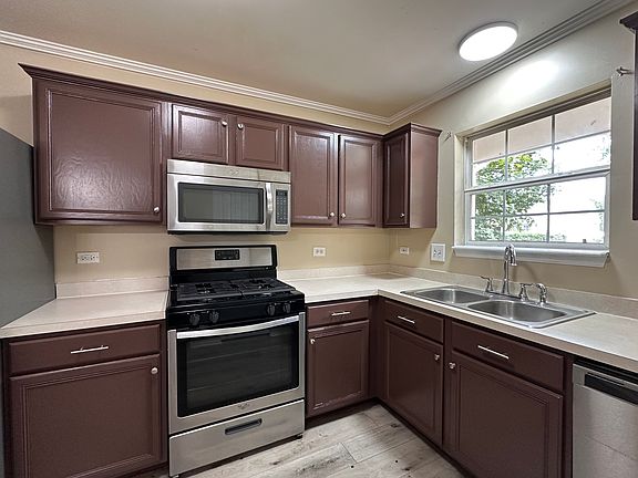 3rd image of 66 Wingate Dr