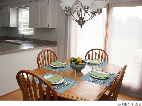 4th image of 23 Rosscommon Cres